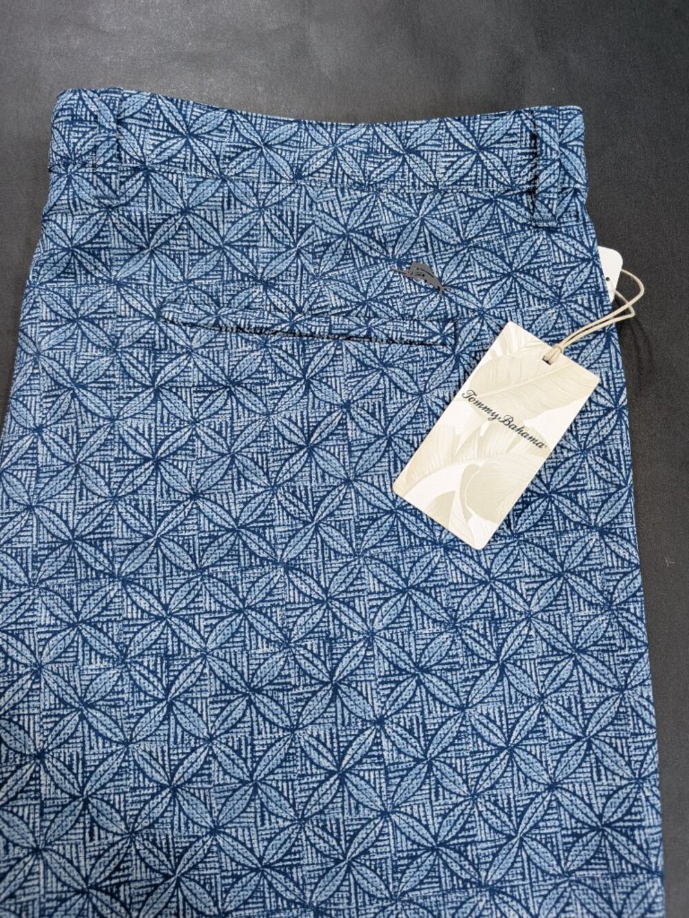 $118 Tommy Bahama Chip Shot Fleur Geo IslandZone Shorts Size 44